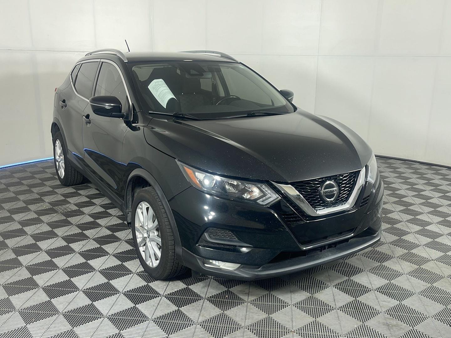 Used 2022 Magnetic Black Pearl Nissan SV image 4