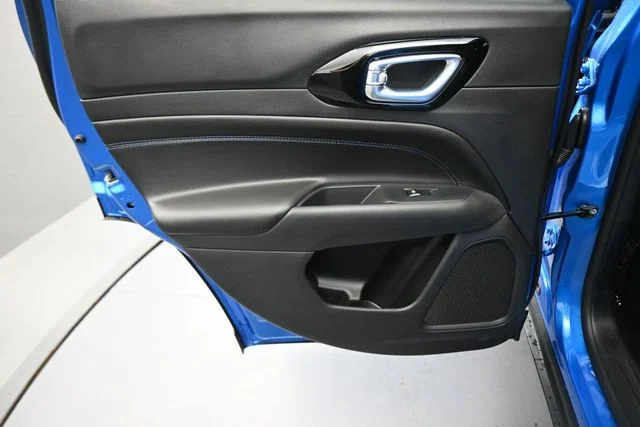 New 2026 Hydro Blue Pearlcoat Jeep Latitude image 25
