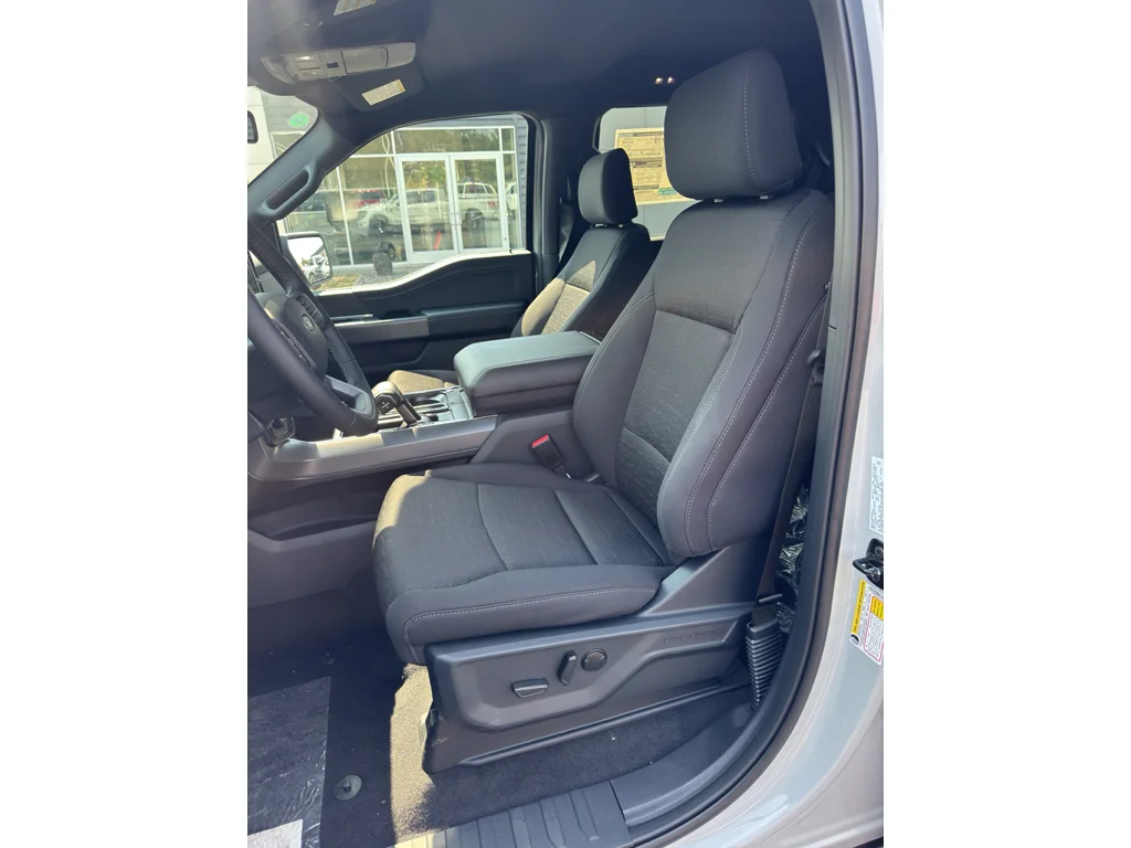 New 2026 Avalanche Ford XLT image 14