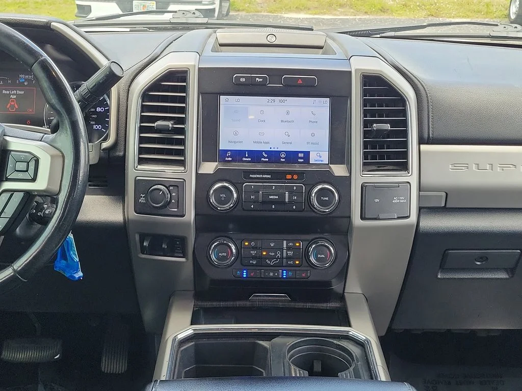 Used 2021 White Ford Lariat image 14