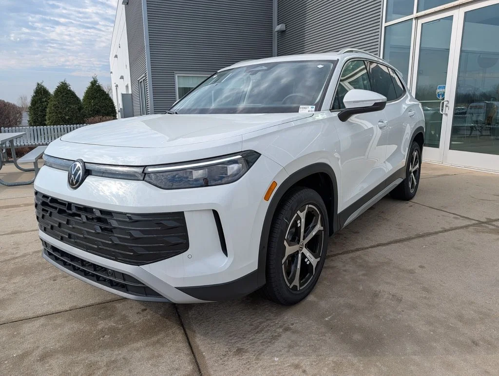 New 2026 White/off-white Volkswagen 2.0T SE image 7