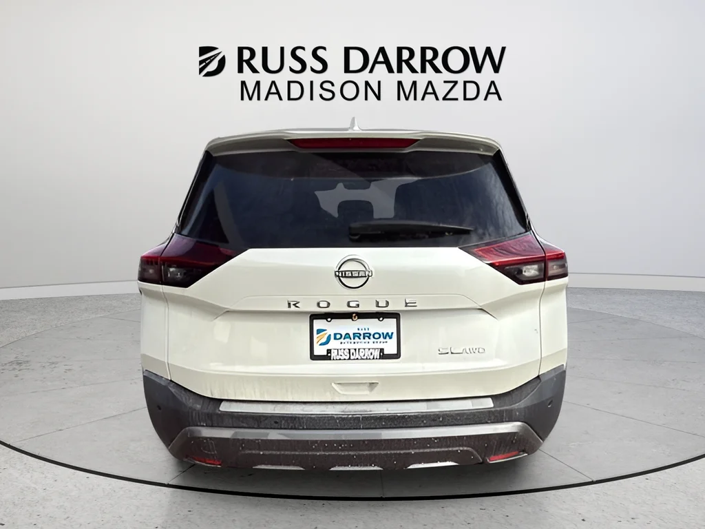 Used 2023 White Nissan SL image 4
