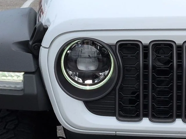 Certified Used 2024 Bright White Clearcoat Jeep Mojave image 10