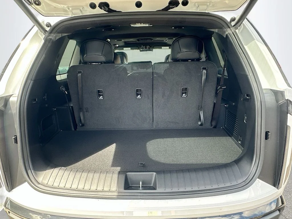 New 2027 Glacial White Pearl Kia X-Line EX image 27