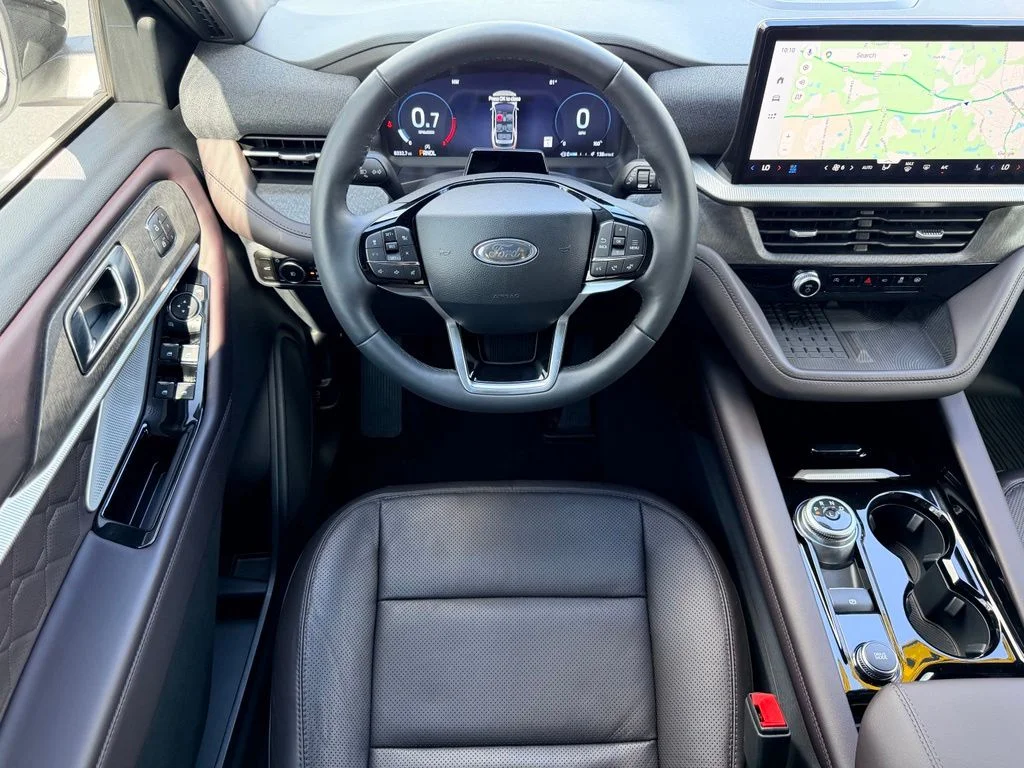 Used 2025 White Ford Platinum image 17