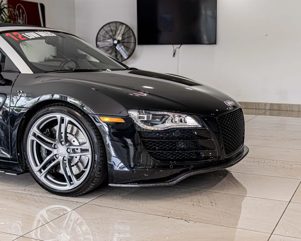 Used 2012 Blue Audi 5.2 image 3