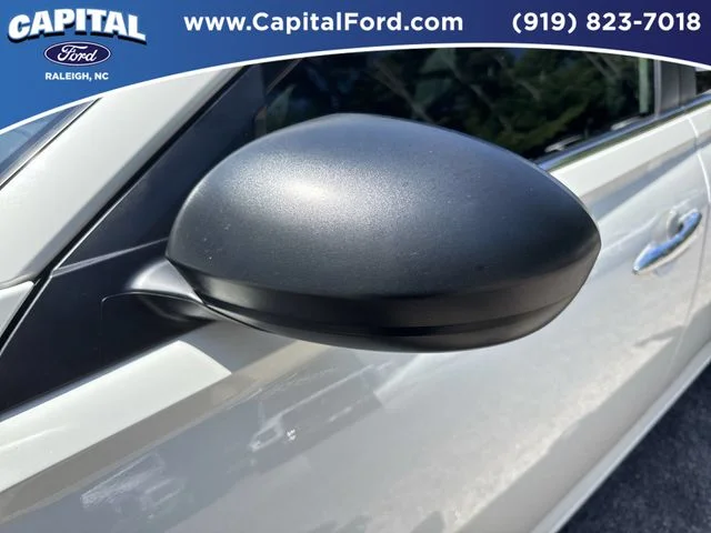 Used 2025 White Nissan 2.5 SV image 12