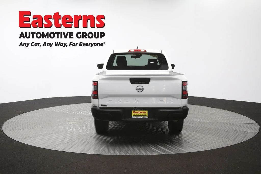 Used 2022 White Nissan S image 38