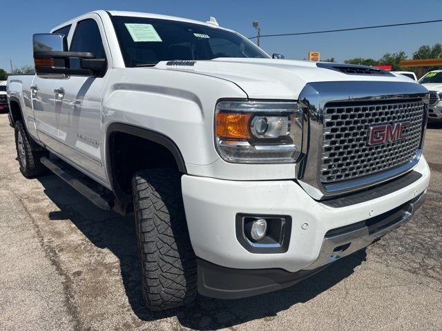 Used 2017 White GMC Denali image 15