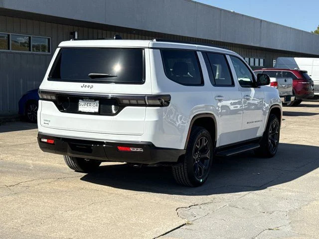 New 2026 Bright White Clear-Coat Exterior Paint Jeep Limited Altitude image 2