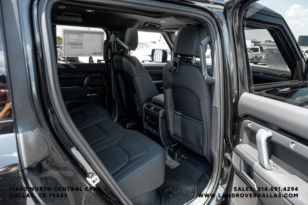 New 2026 Santorini Black Metallic Land Rover S image 45