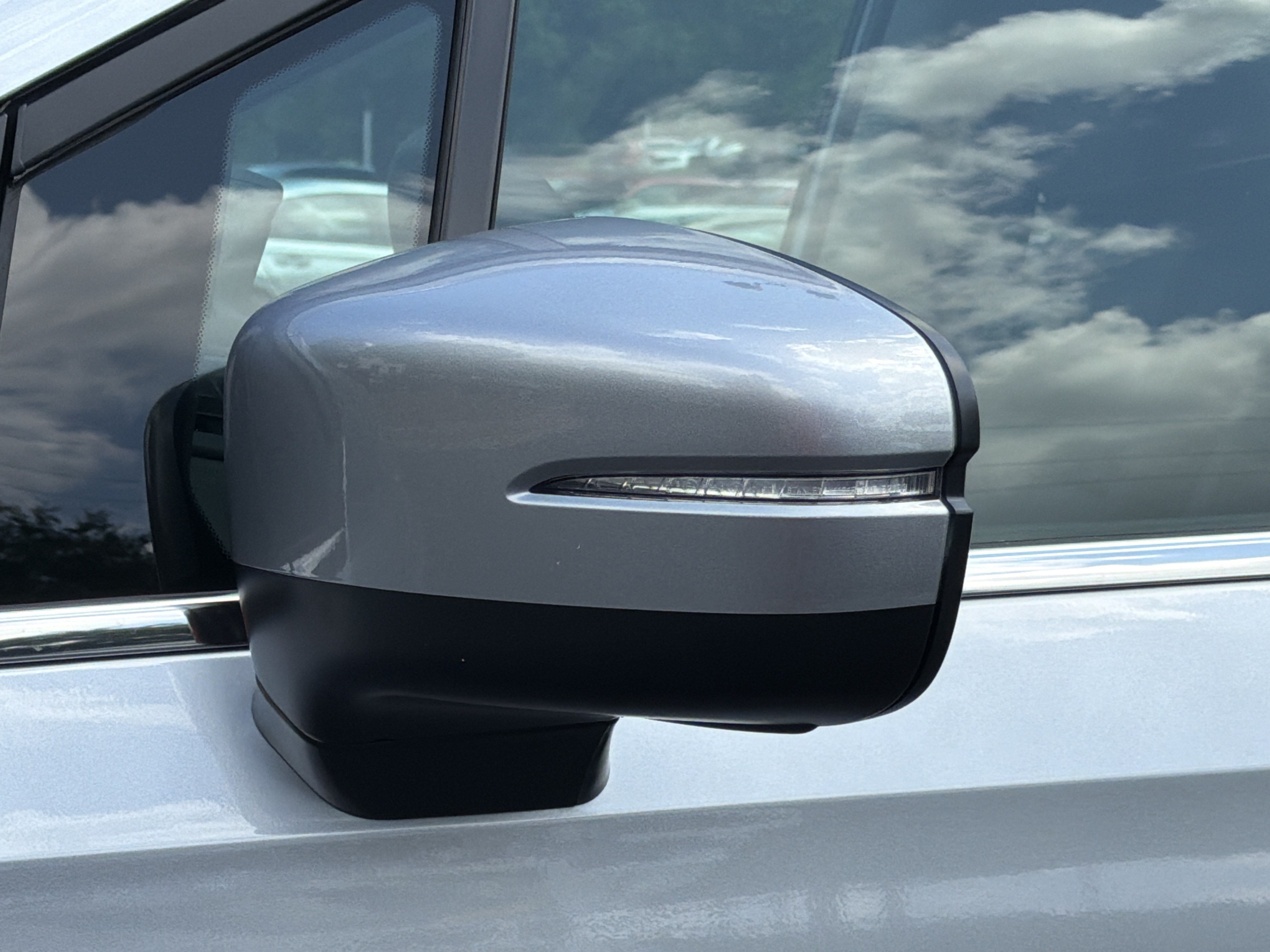 New 2026 Solar Silver Metallic Honda EX-L image 30