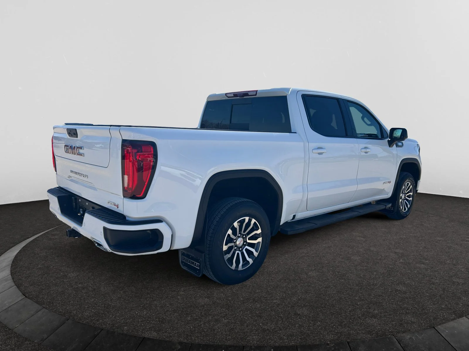 Used 2023 White GMC AT4 Crew Cab image 5