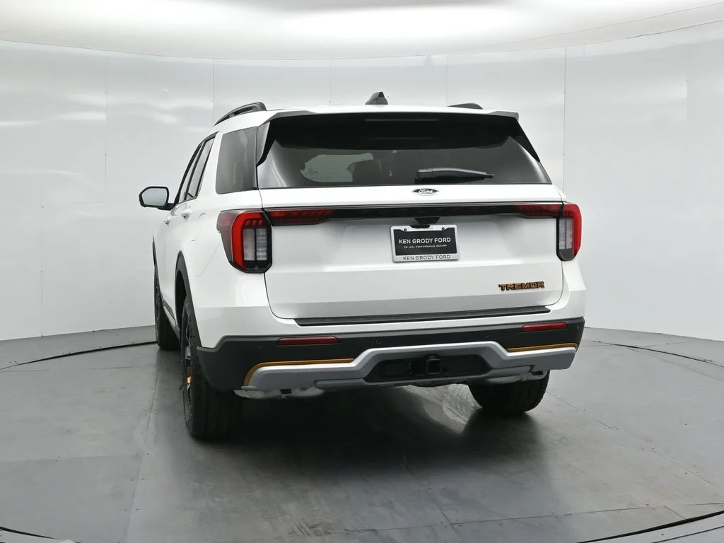 New 2026 Star White Metallic Tri-Coat Ford Tremor image 29