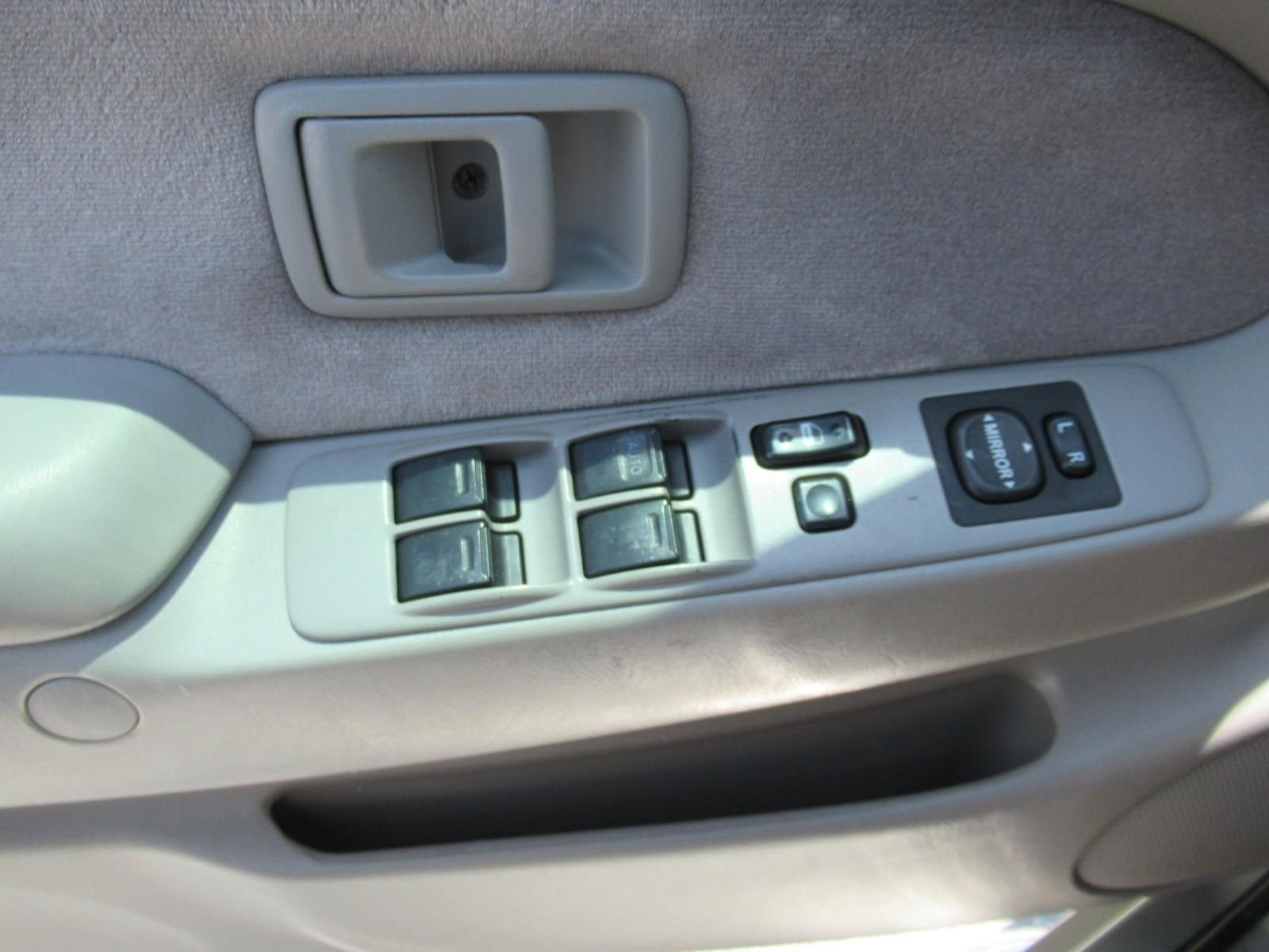 Used 2004 Silver Toyota PreRunner image 24