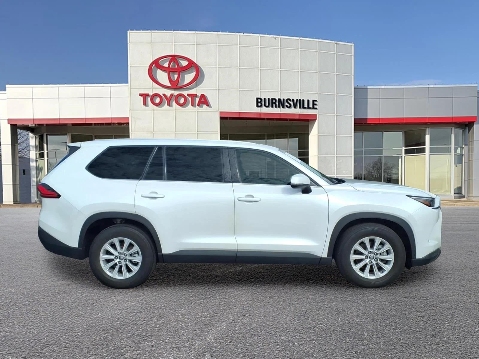 Certified 2024 Toyota Grand Highlander XLE with VIN 5TDAAAB58RS014822 for sale in Burnsville, Minnesota