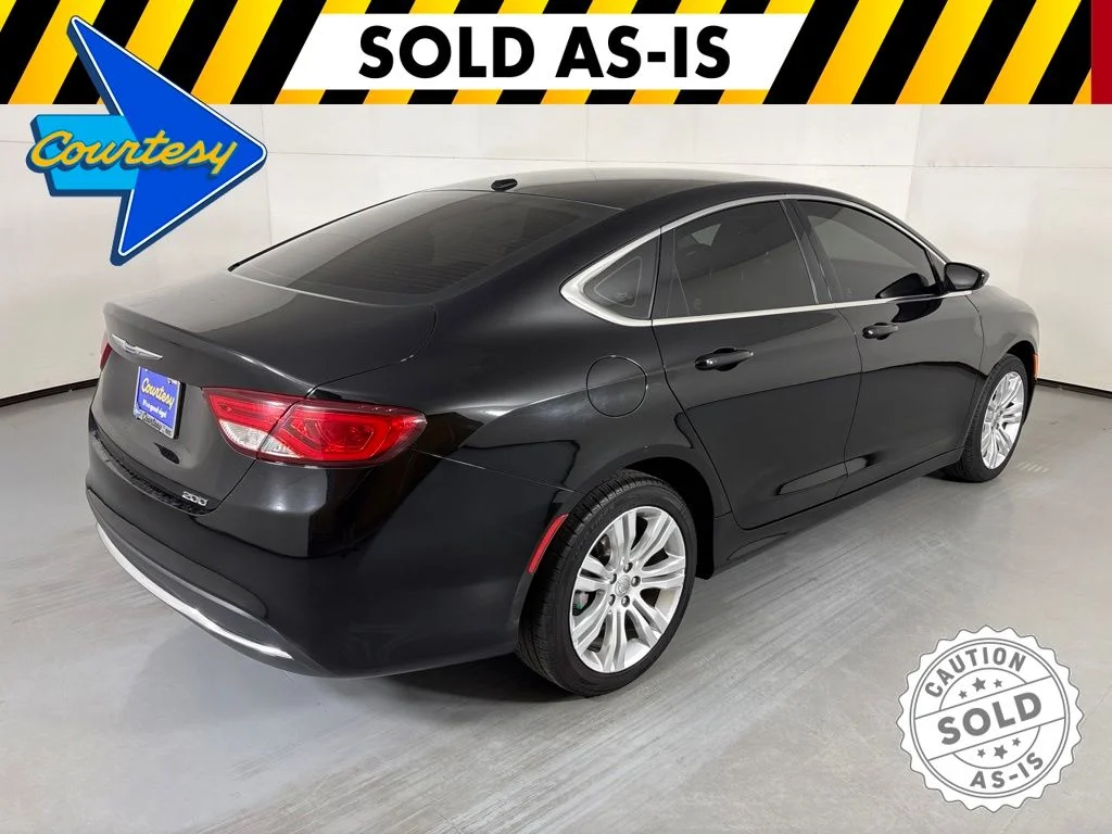 Used 2015 Black Clearcoat Chrysler Limited image 8