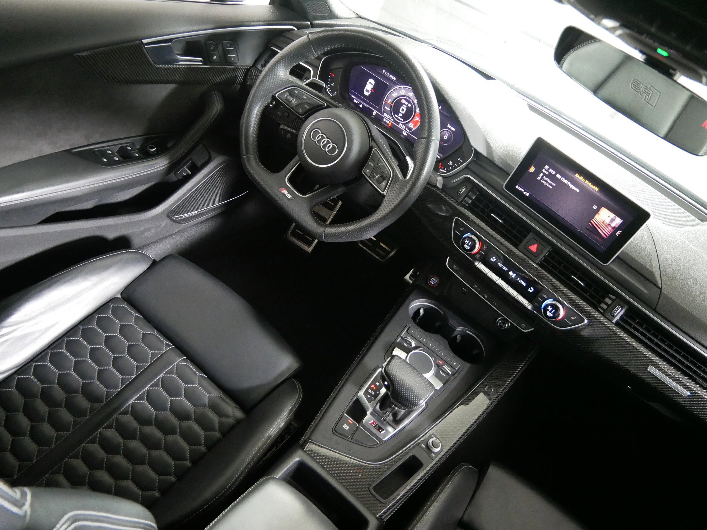 Used 2019 Daytona Gray Pearl Effect Audi Sedan 2.9 QTRO image 9