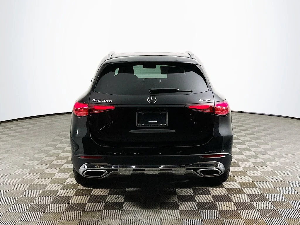 Used 2026 Black Mercedes-Benz GLC 300 image 5