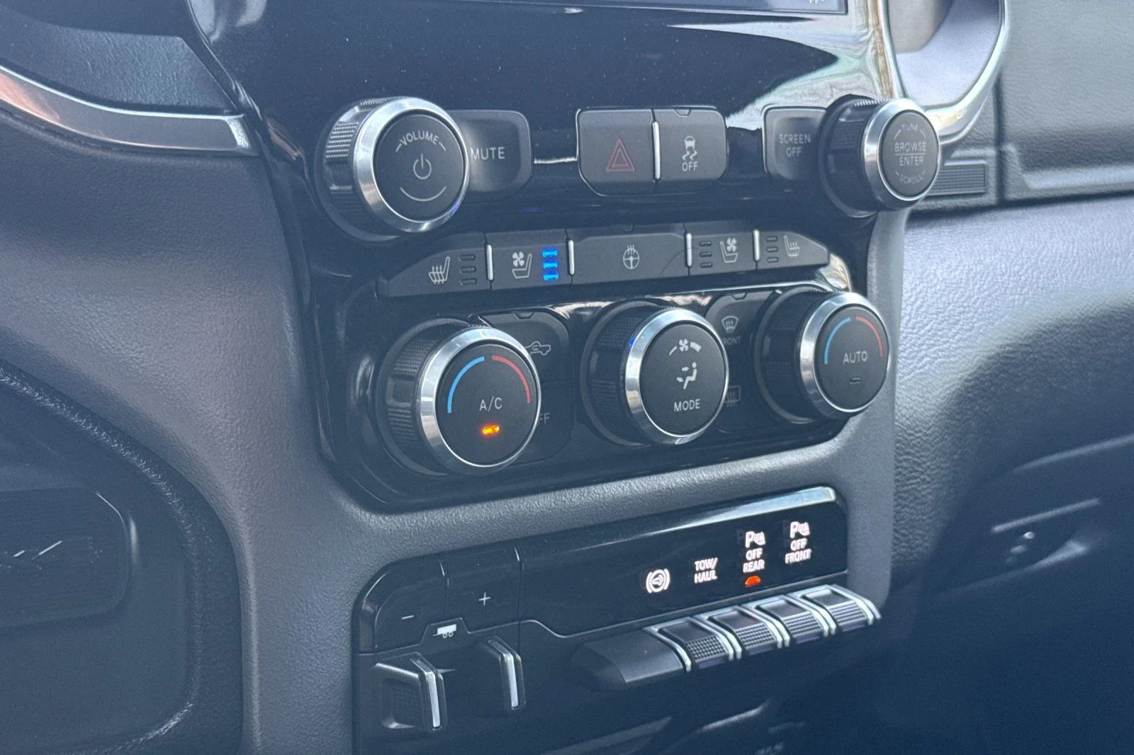Used 2022 Red Ram Laramie image 19