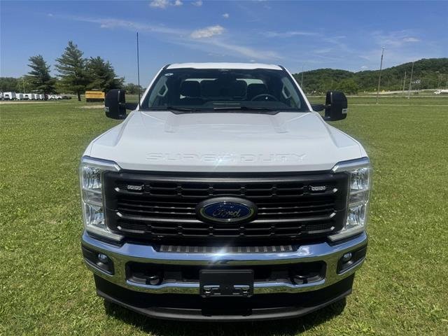 New 2026 Oxford White Ford F-350® XL image 30