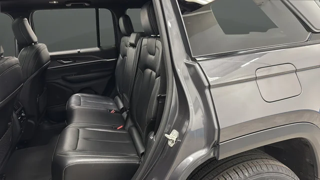 Used 2024 Baltic Gray Metallic Clearcoat Jeep Limited image 23