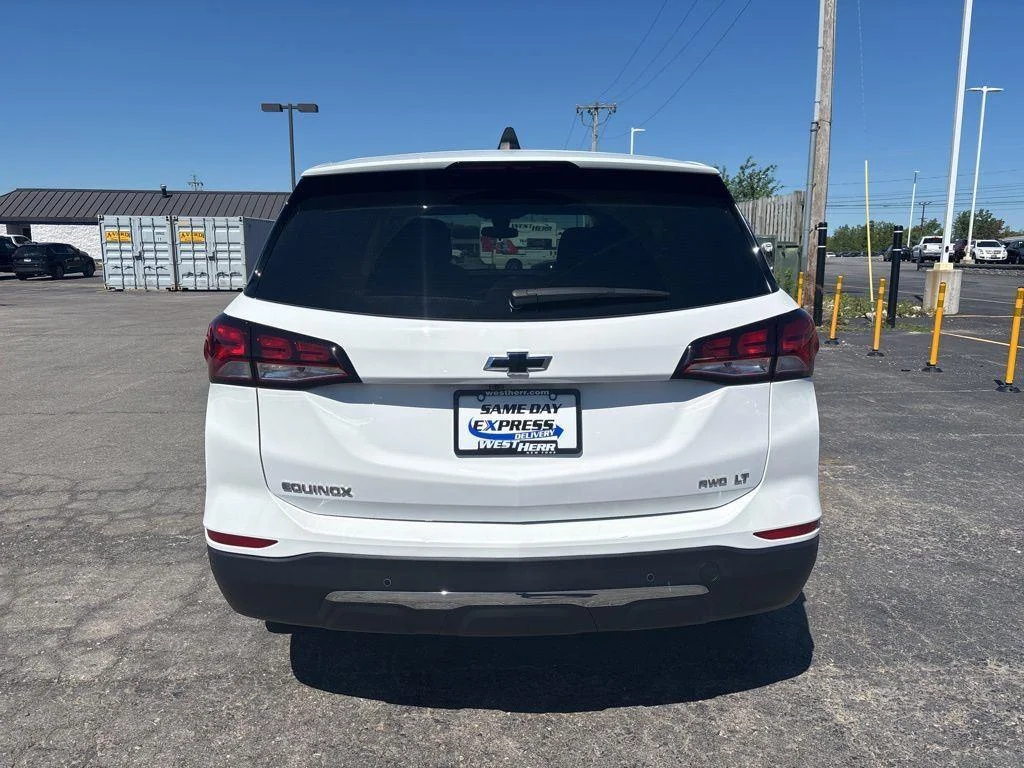 Used 2024 Summit White Chevrolet LT image 6