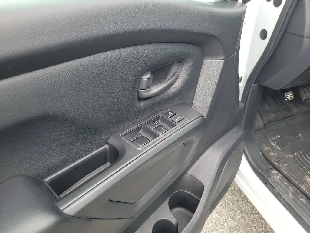 Used 2022 Glacier White Nissan S image 11