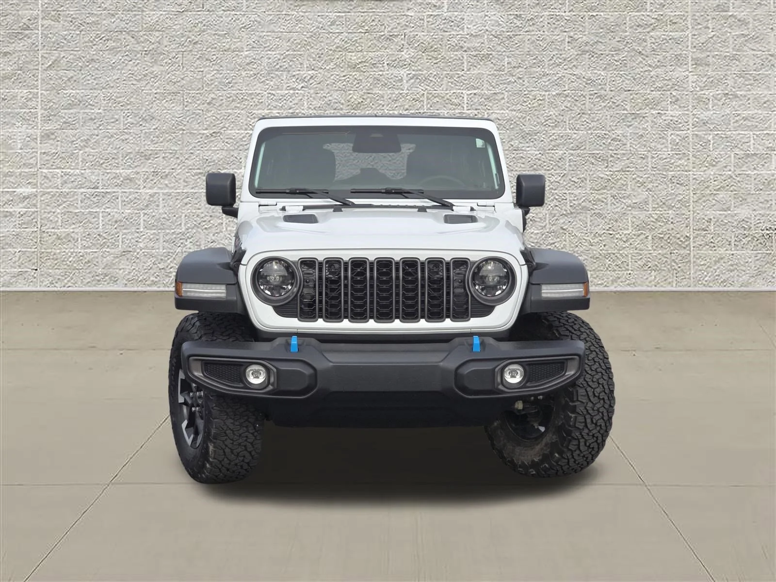 Used 2025 Bright White Clearcoat Jeep Rubicon image 2