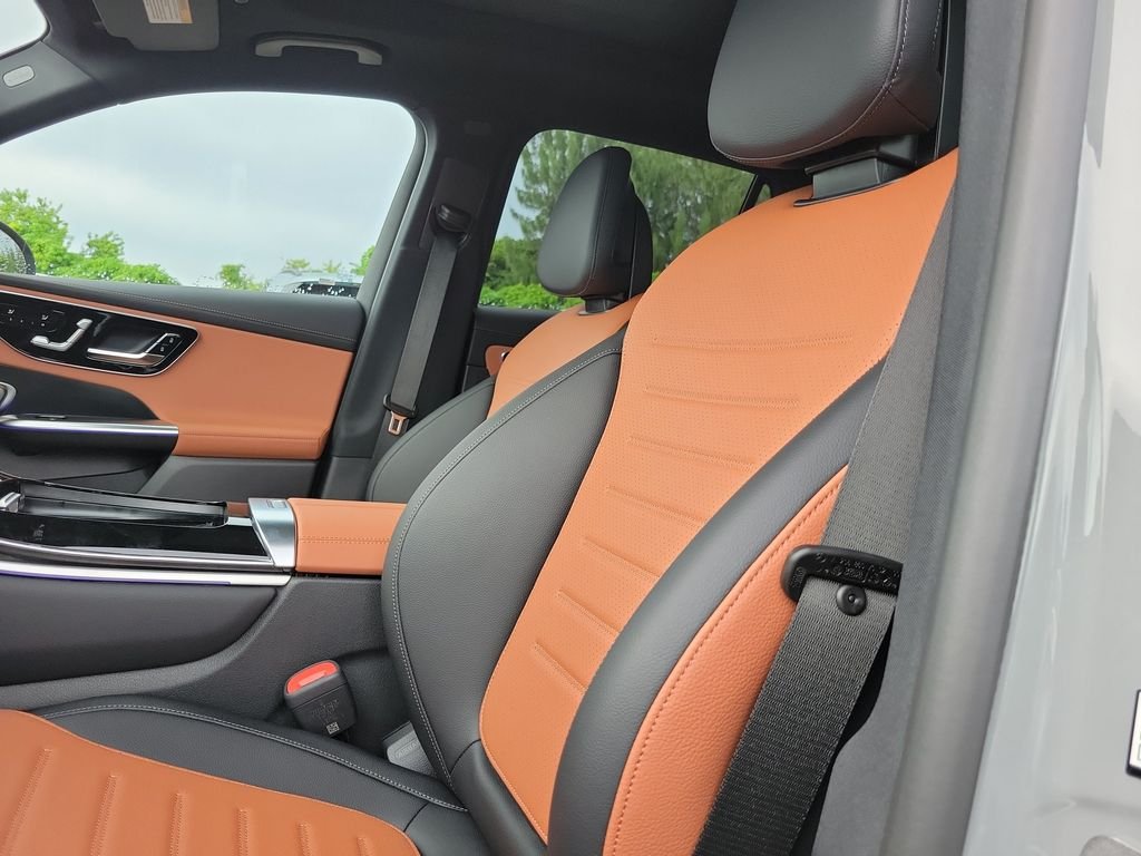 New 2027 MANUFAKTUR Alpine Grey Mercedes-Benz GLC 300 image 20