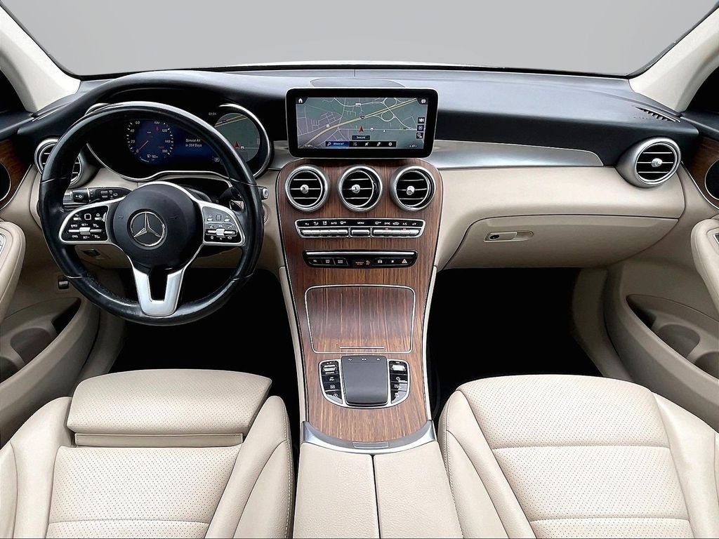 Used 2022 White Mercedes-Benz GLC 300 image 9