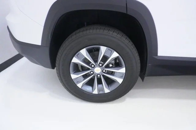 New 2027 Summit White Chevrolet LT image 6