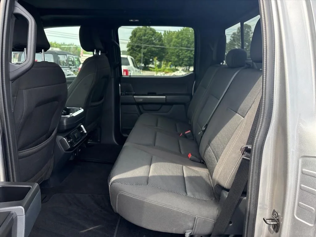 Used 2023 Silver Ford XLT image 17