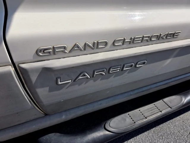 Used 1999 White Jeep Laredo image 8