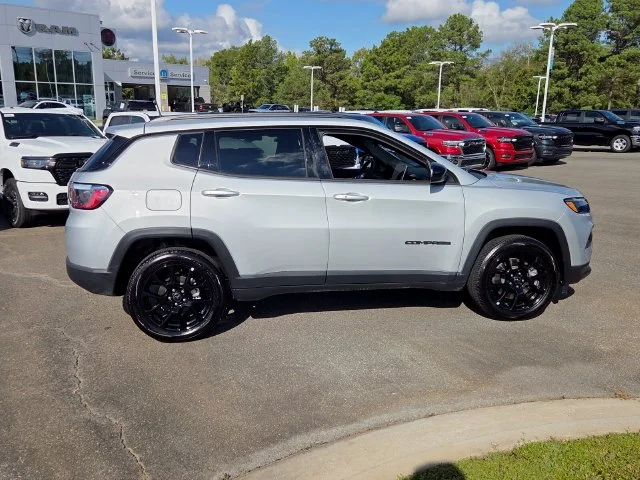 Used 2026 Silver Jeep Latitude image 15