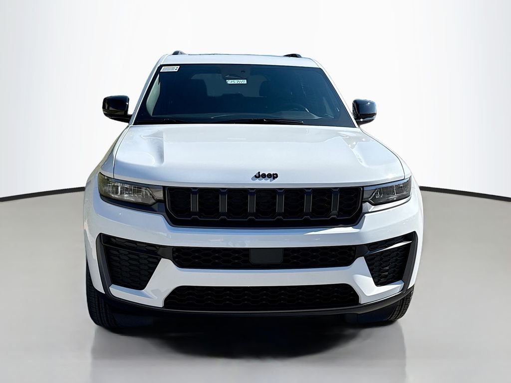 New 2026 Bright White Clear-Coat Exterior Paint Jeep Laredo Altitude image 2