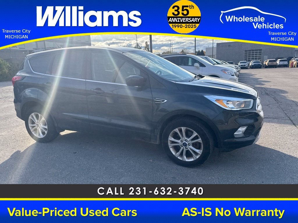 Used 2019  Ford SE image 11