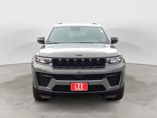 New 2027 Gray Clearcoat Jeep Laredo Altitude image 9