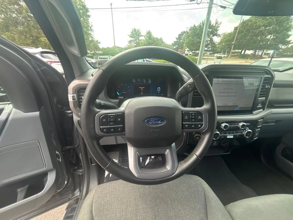 Used 2025 Gray Ford XLT image 13