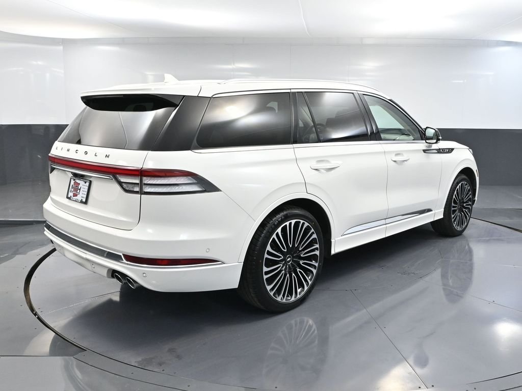 2023 Lincoln Aviator Black Label photo 4