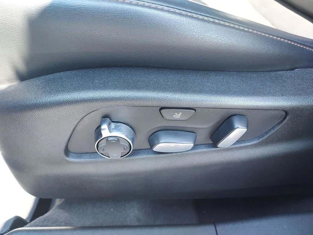 Used 2021 Red Cadillac Sport image 18