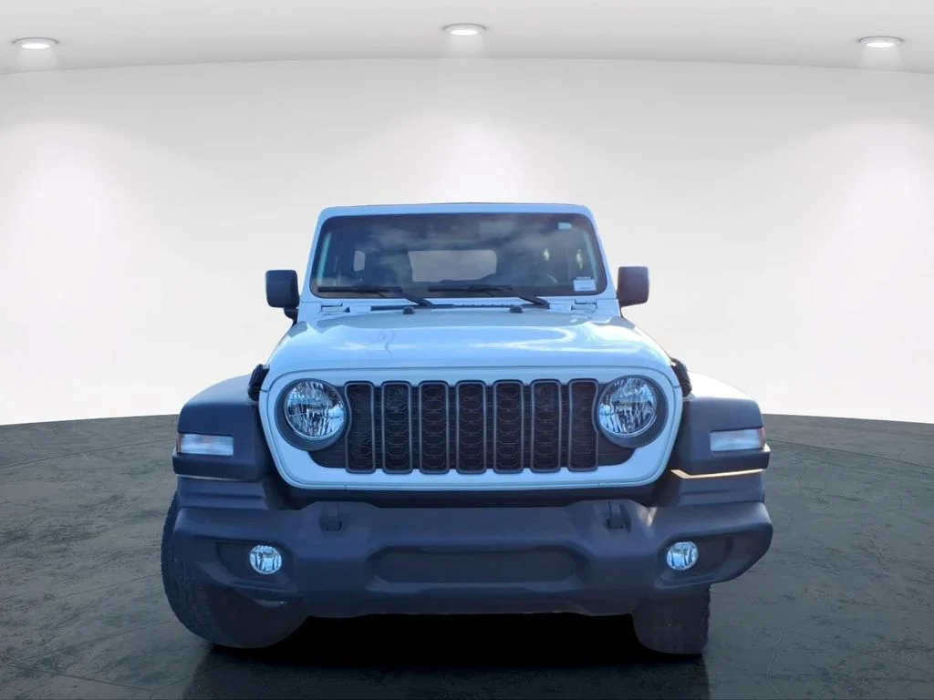 Used 2025 White Jeep Sport S image 4