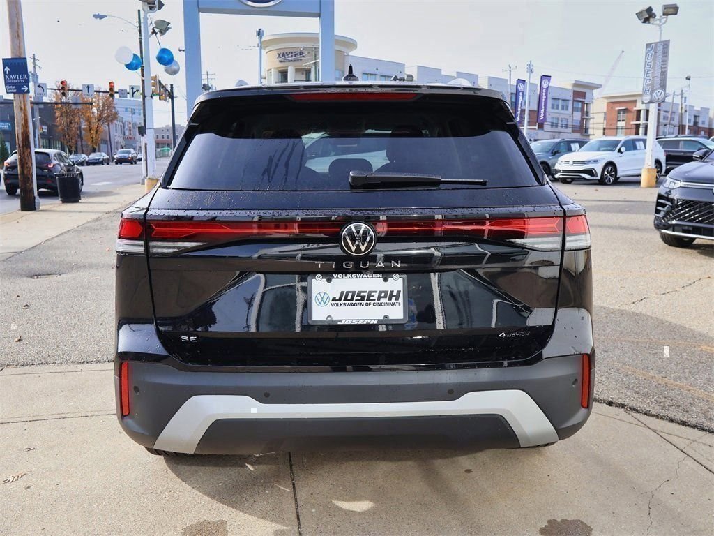 New 2026 Black Volkswagen 2.0T SE image 4