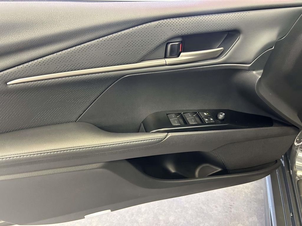 Used 2026  Toyota XSE image 16