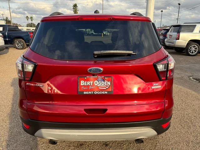 Used 2018 Red Ford SE image 6