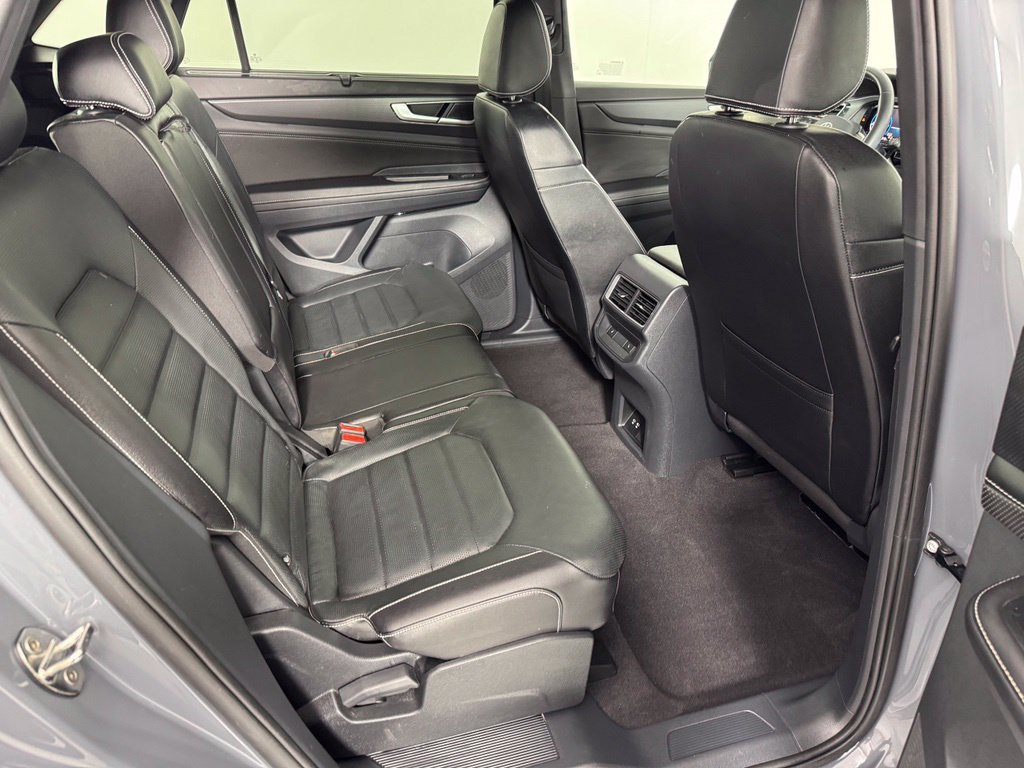 Used 2024 Pure Gray Volkswagen 2.0T SEL image 31