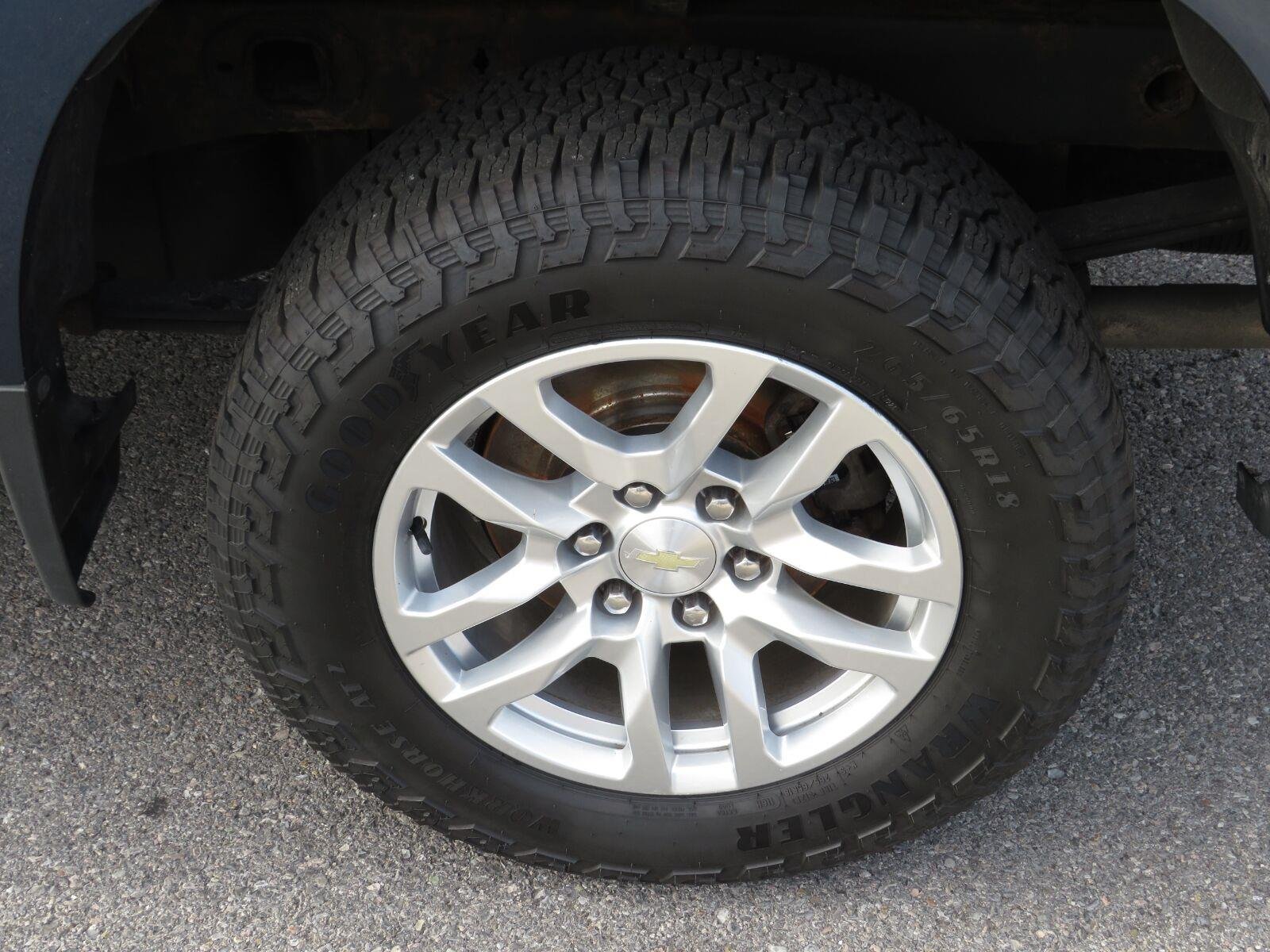 Used 2019  CHEVROLET TRUCK  image 15