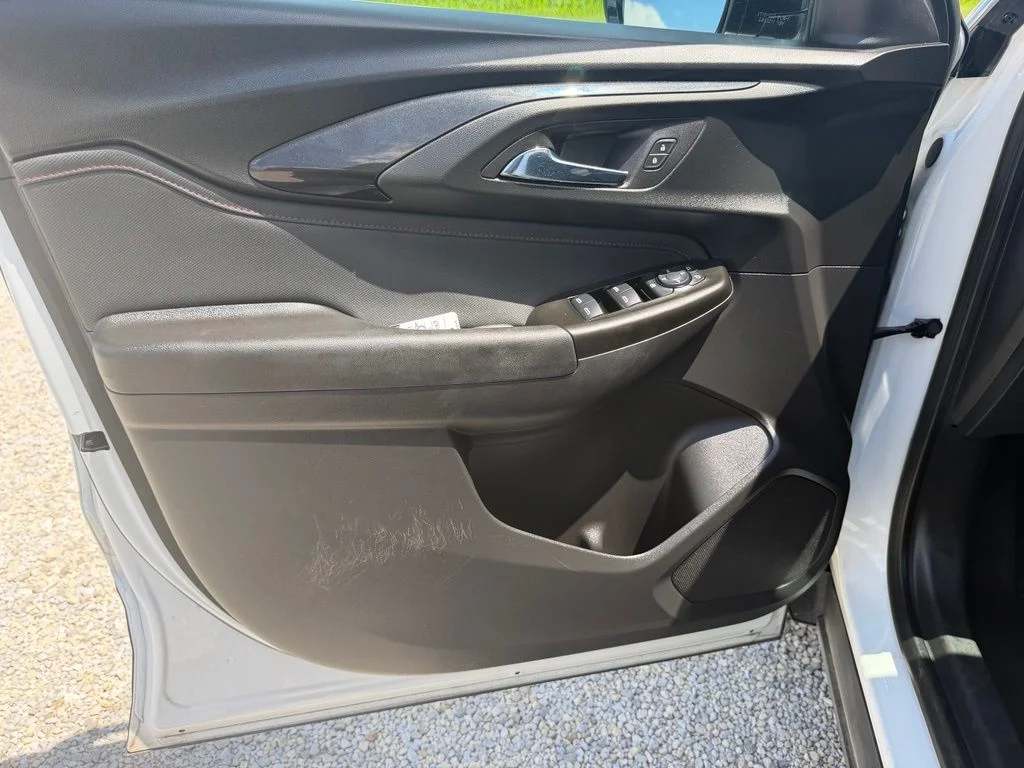 Used 2023 White Chevrolet RS image 9
