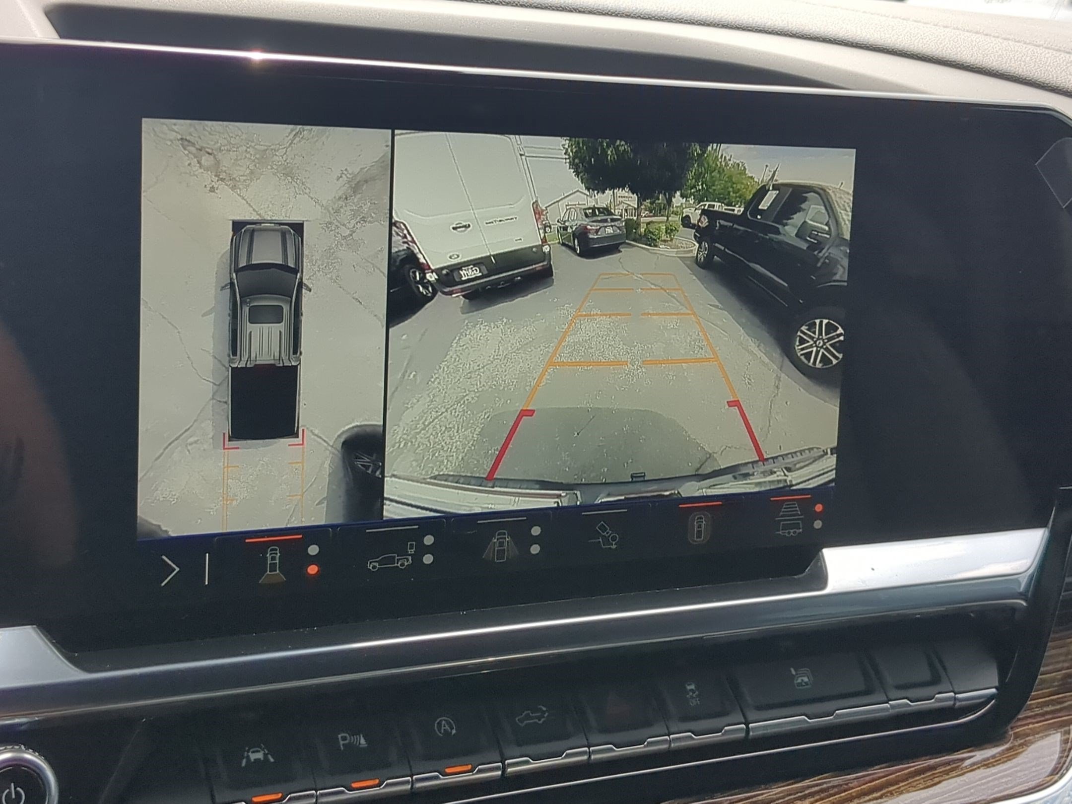 Used 2024 Onyx Black GMC Elevation image 25