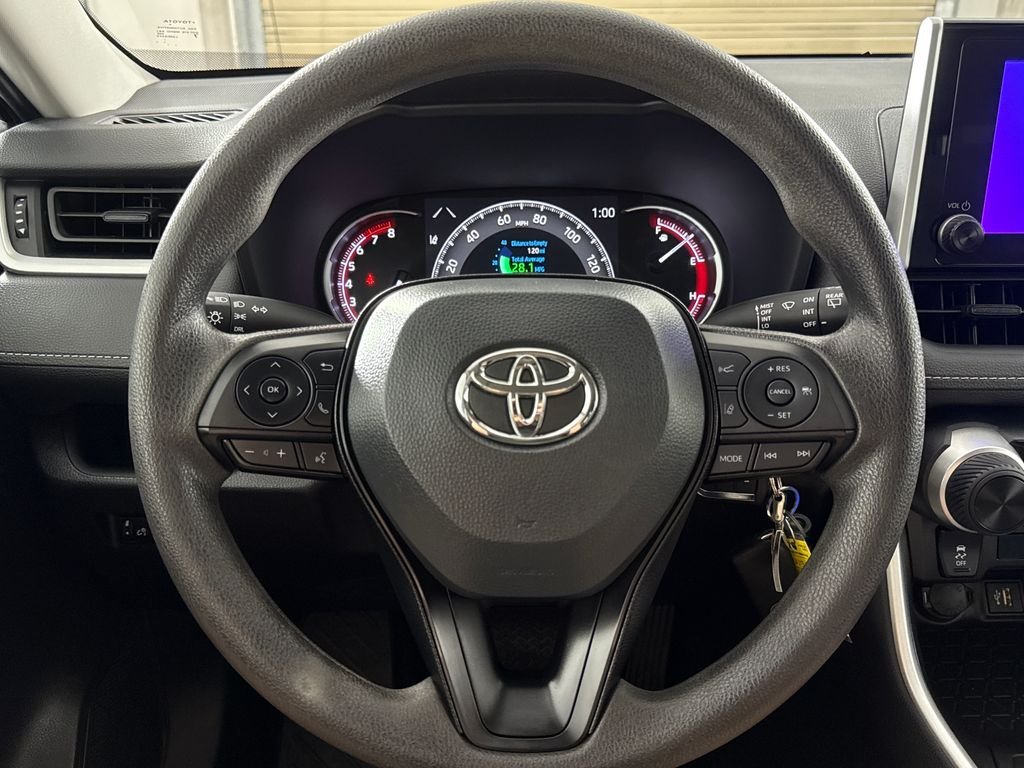 2025 Toyota RAV4 LE - Photo 14